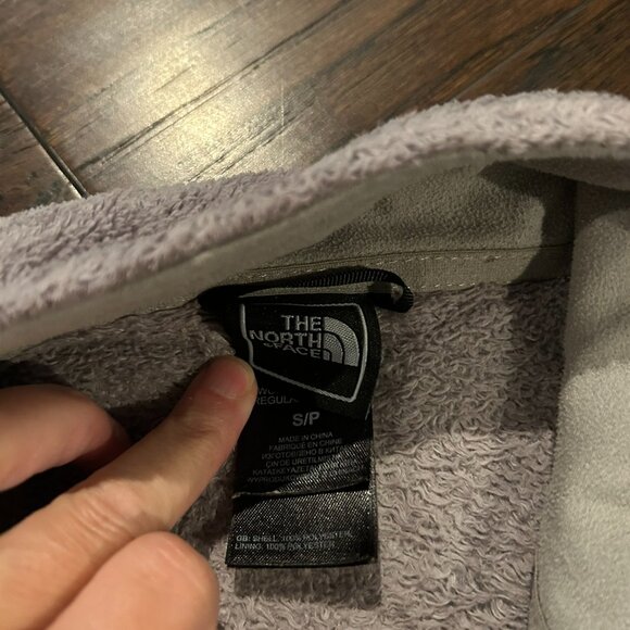 VGUC The North Face Osito Silken Fleece Jacket Size Small - Picture 2 of 4